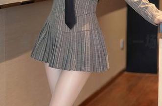 秀人网 – 蛋蛋宝的礼服图包：一场视觉上的甜蜜诱惑