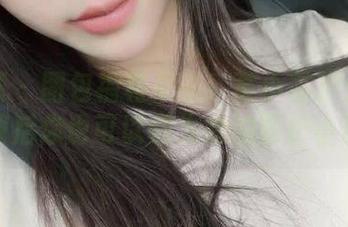 微密圈 – 图包福利来啦！童小芯护士写真，下载后你也可以成为她的医护小助手！