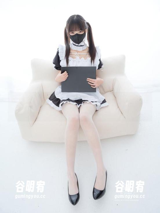 紧急企划 - 翻转你的屏幕：林书辞与高跟鞋的高清壁纸邂逅！