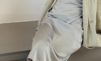 绮梦摄影 – 蕊蕊的校服写真：照片中你能感受到的、描不尽的无奈与甜蜜