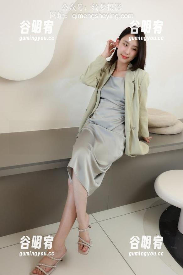 绮梦摄影 - 蕊蕊的校服写真：照片中你能感受到的、描不尽的无奈与甜蜜
