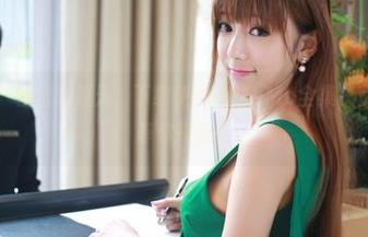 美媛馆 – 一秒进入夏天，下载伊小七MoMo全集，宽广的海洋等你探索！