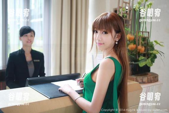 美媛馆-伊小七MoMo 美媛馆 - 一秒进入夏天,下载伊小七MoMo全集,宽广的海洋等你探索!