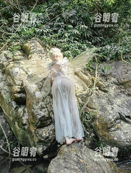 自闭颜球球带来的加藤惠写真，让我下载到停不下来！