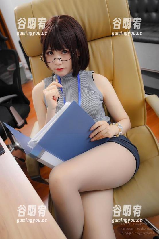 荒井喵喵的自撮情人节：网盘作品让你乐翻天！