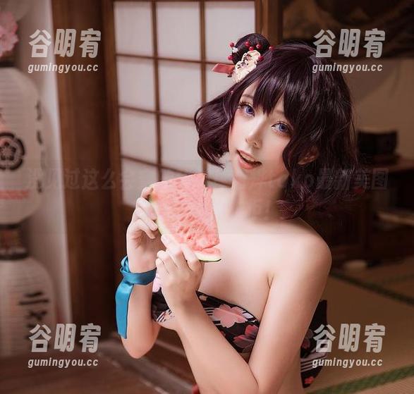 没见过这么会穿的秘书！菌烨tako最新美图好想要她的衣柜！