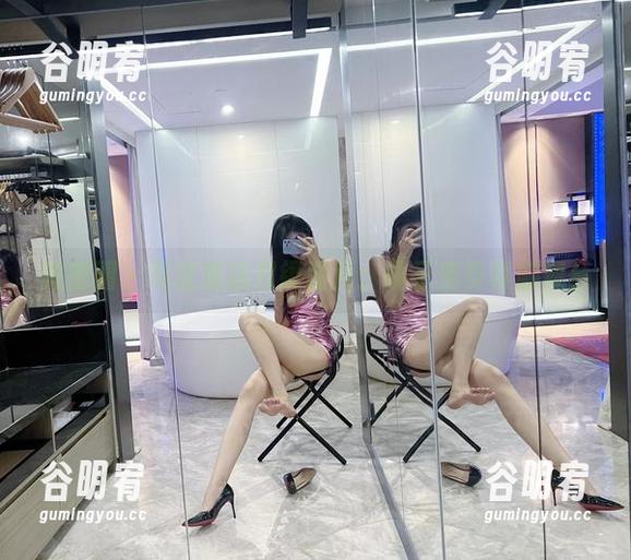 微密圈 - 葛征酒店对镜图片：镜子变身喜剧舞台