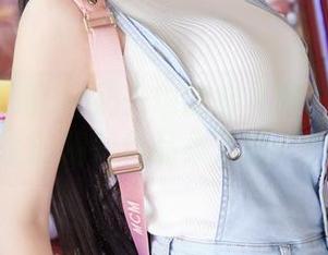蜜桃社 – 喝E杯奶茶也能穿礼服？下载E杯奶茶的精彩作品集了解一下！