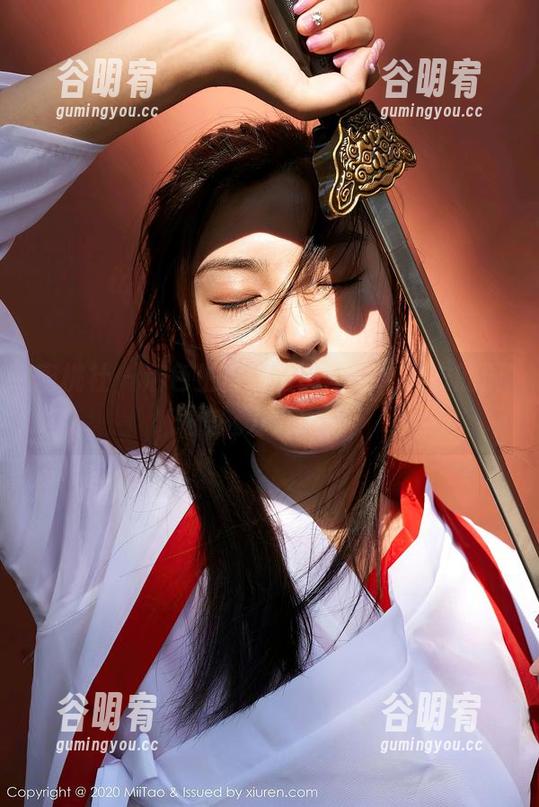 蜜桃社 - 活色生香的写真资源，结衣的厨娘魅力大揭秘