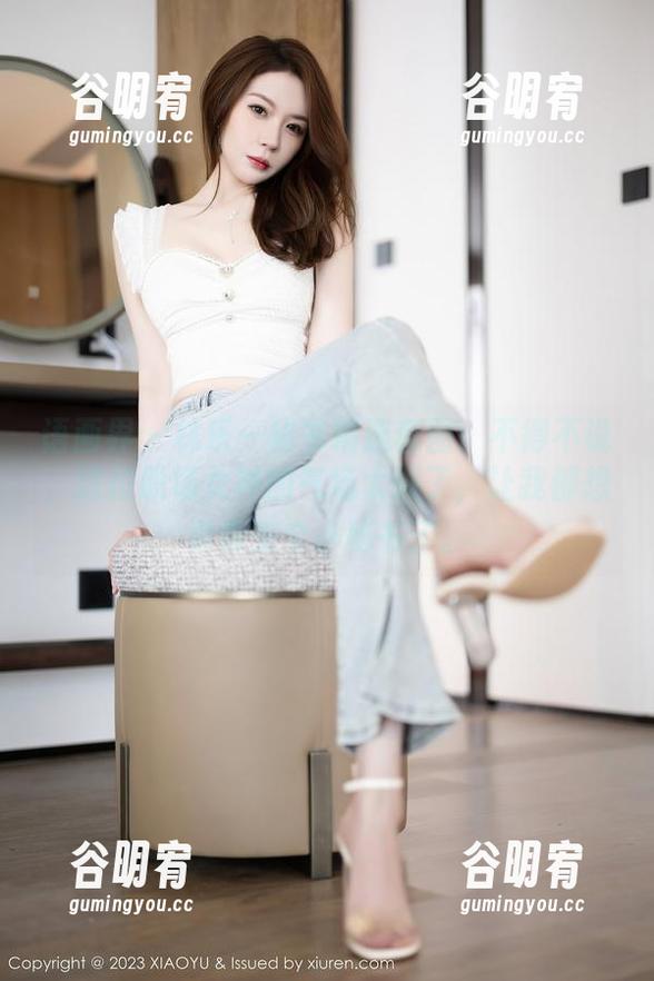 语画界 - 林乐一秘书精选套图：不得不说，这位职场女神的气场太强了，让我都想乖乖来个小秘书了。