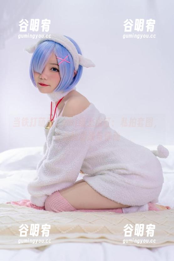 当铁打萌萌_moi遇上浴缸：私拍套图，身心的清凉与悸动