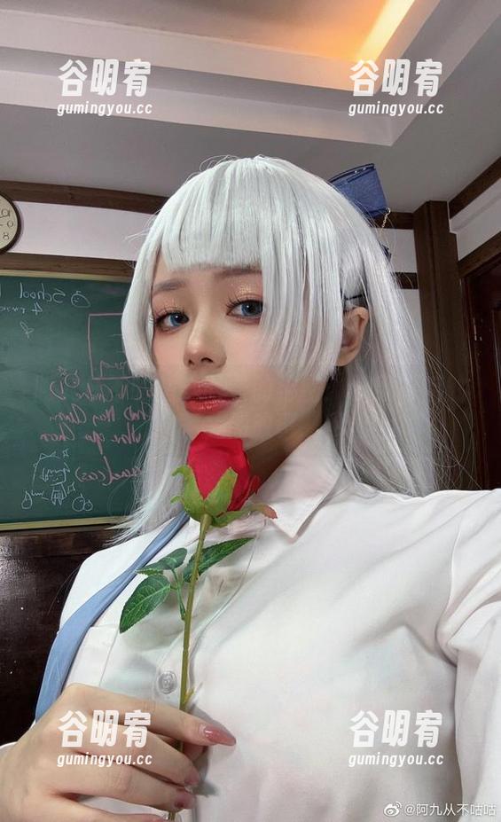 阿九从不咕咕与毛衣的秘密：壁纸背后的美图故事
