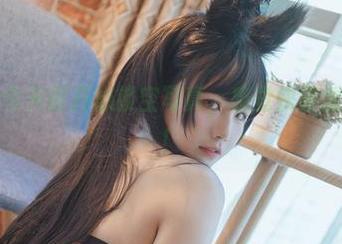 高清阿半今天很开心镂空写真，感觉快要透出屏幕了！