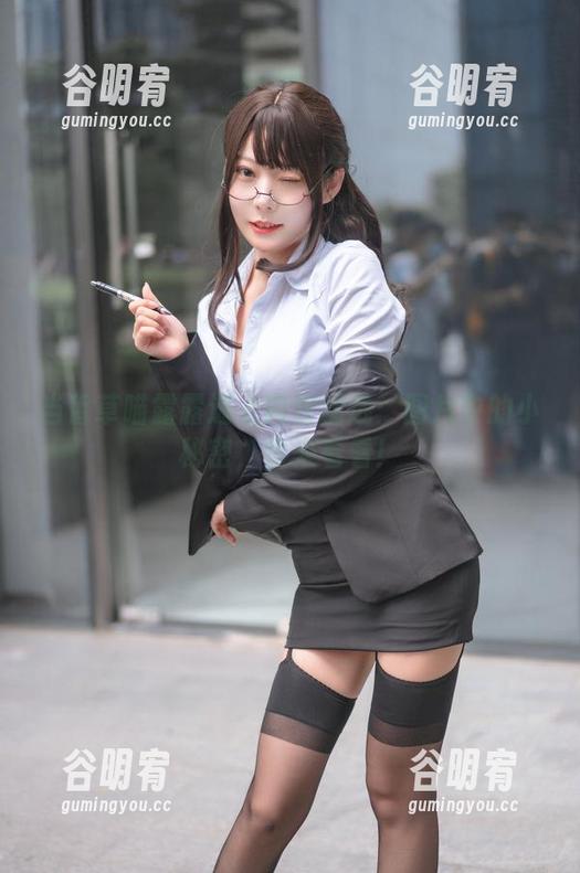 当香草喵露露遇上内衣精选：图片中的小秘密，快来看看！
